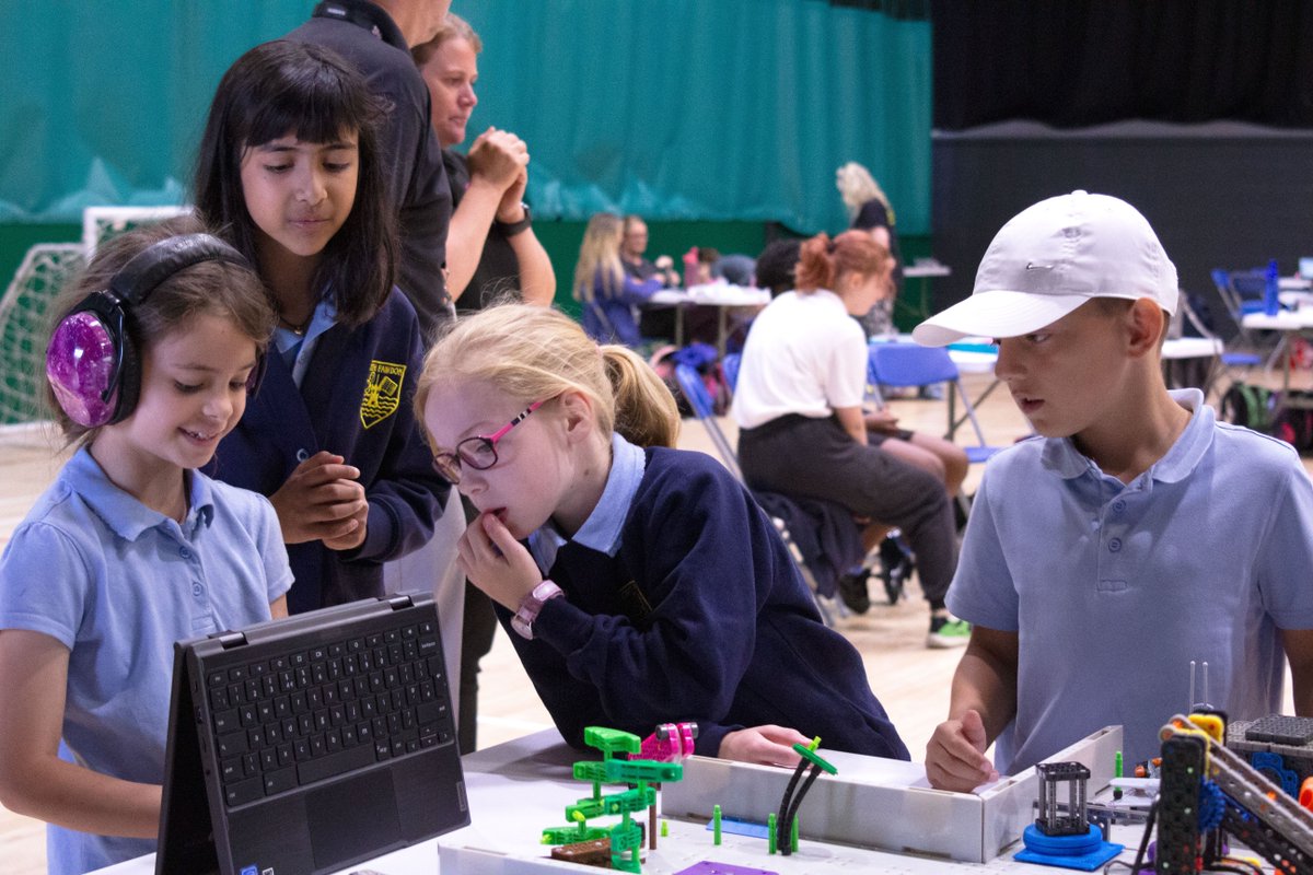 VEXRoboticsUK's tweet image. Plus, with #VEXGO Competitions you can bring the excitement of #roboticscompetitions to your students
The Competition Field Kit gives you another way to bring authentic STEM learning to students as they collaborate to compete in classroom competitions
👉 buff.ly/3tXhx3A