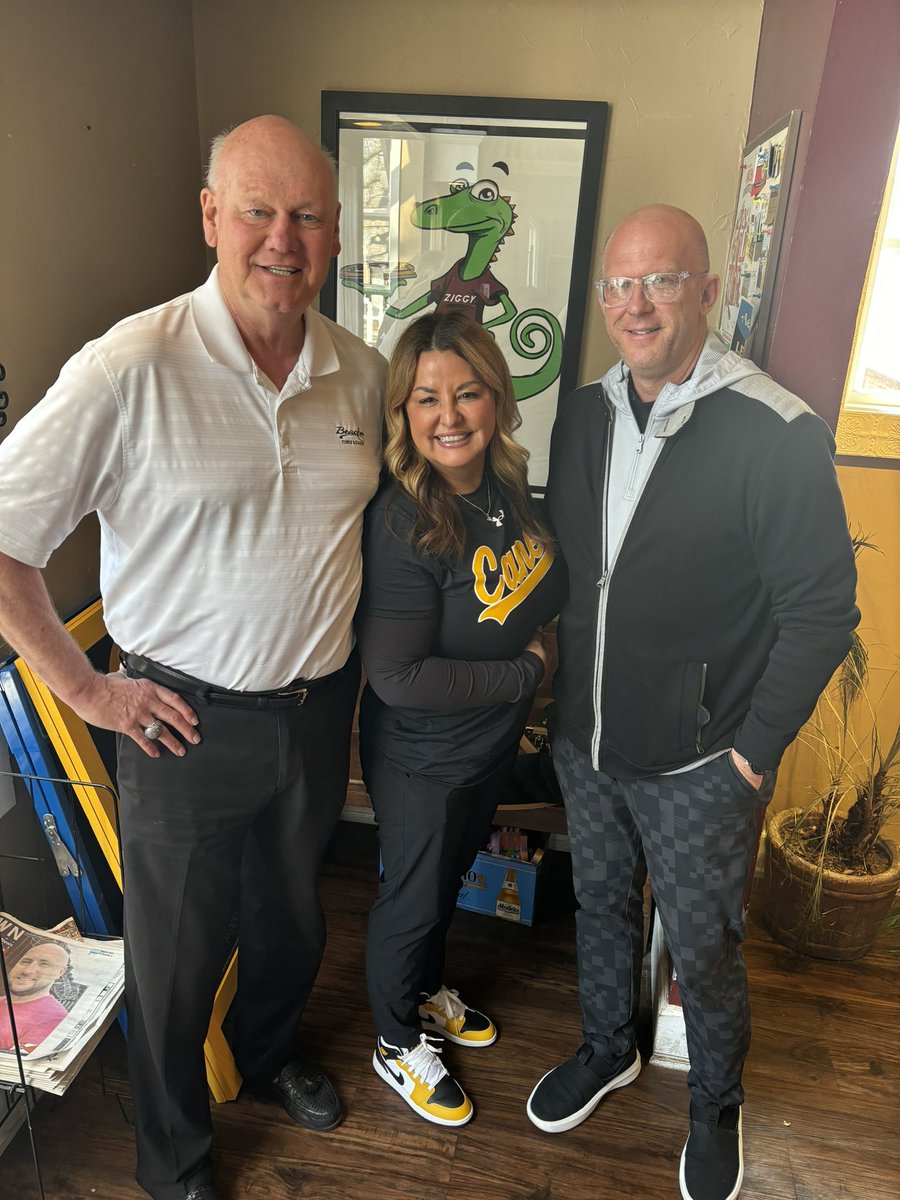 Great lunch. Great company and lots of great baseball stories. Couldn’t ask for a better day and start to spring season! Shocker legends in Ziggy’s house❗️🖤💛 @canes_oklahoma @CanesKansas @canesstl @TheCanesBB @TheCanesSB @BrentKemnitz @chriswimmer10