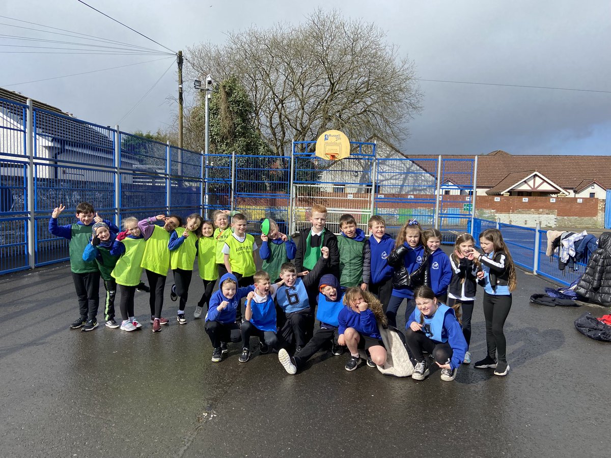 MissManson_APS's tweet photo. Happy Friday! P4 have work hard this week on their assessments and it was lovely to see so many of you at Parents Evening. We explored the work of Peter Thorpe before creating our own spectacular space art🪐☄️@airthprimary https://t.co/j8TD0z6aRw