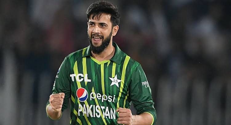 Big Exclusive Breaking: Imad Wasim will take his retirement back in today's morning.. فاختہ نے بتایا ہے کہ قومی آل راونڈر عماد وسیم اور پی سی بی کے معاملات طے پاگئے.عماد وسیم کا آج ریٹائرمنٹ واپس لینے کا فیصلہ ہوا ہے، عماد وسیم کو پی سی بی سے گرین سگنل مل گیا.کاکول میں لگنے والے…