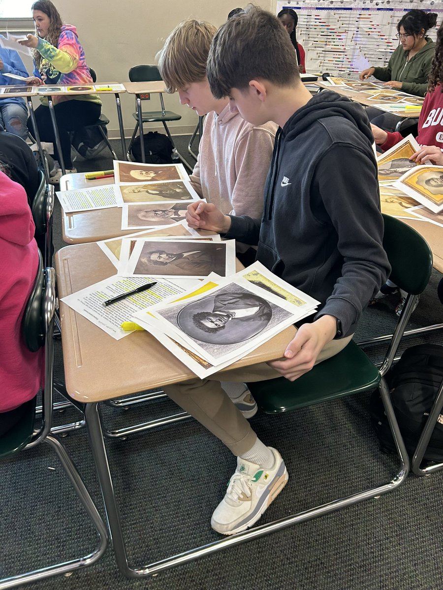 Shoutout to @LoisMacMillan3 (the 🐐) for her awesome “Picturing Frederick Douglass” lesson! It introduced Mr. Douglass to my classroom by having students analyze pictures of Douglass throughout his lifetime & contemporary depictions of him. Can’t wait to dig into his story more!