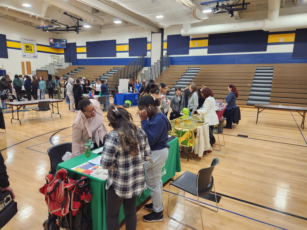 MSD_Gifted's tweet photo. What a wonderful morning with our 7-9th grade girls having the opportunity to speak to successful women! Thank you to all who came and supported this awesome event! 
@muhlsd @JMacharola @AlFutrick https://t.co/aIuTQVs4ad