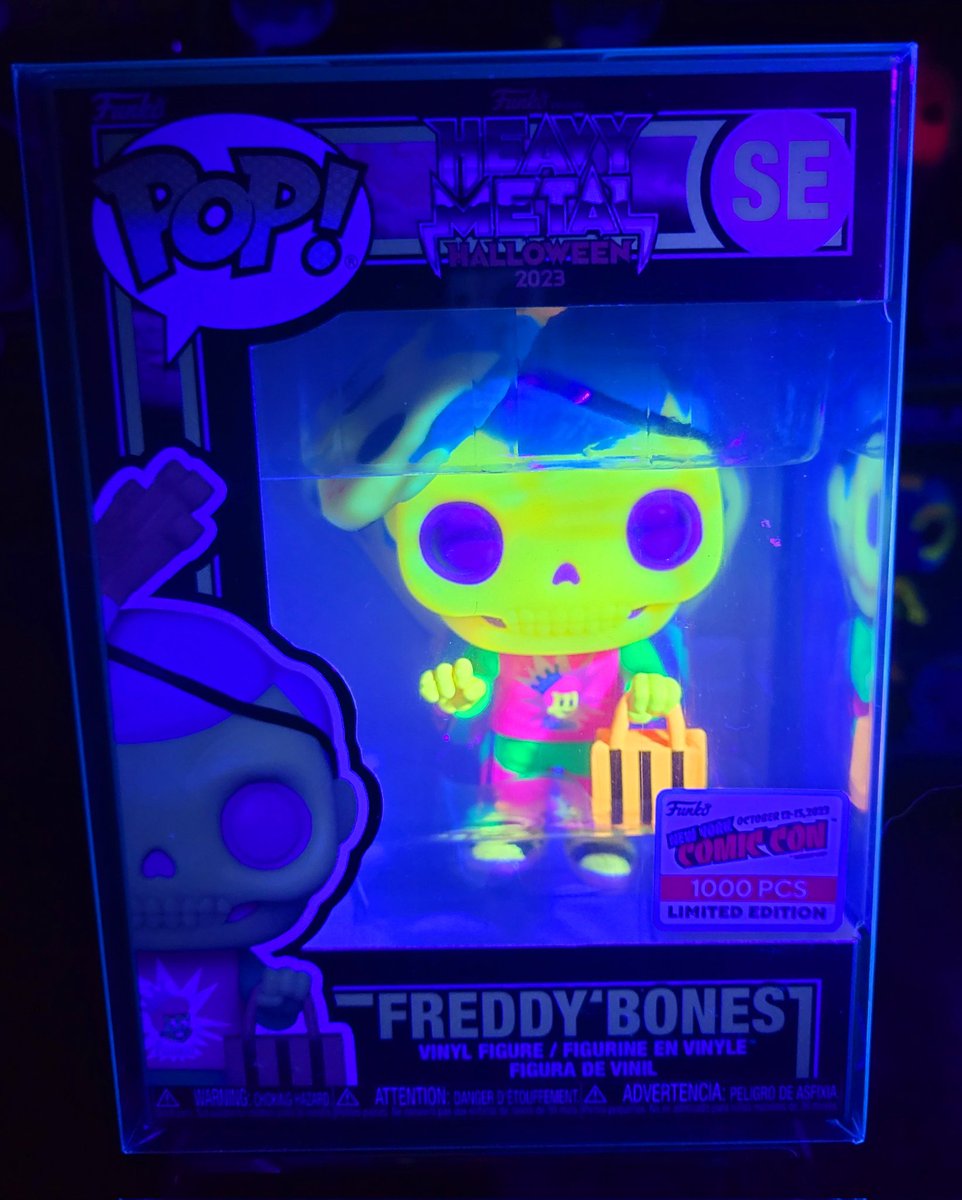 Mail call📬!! Picked another Freddy BL! Just need to pick up Freddy Showtime BL now and I'm set! #FunkoPop #FunkoFamily #FreddyFunko #FreddyBones #Blacklight #HeavyMetalHalloween