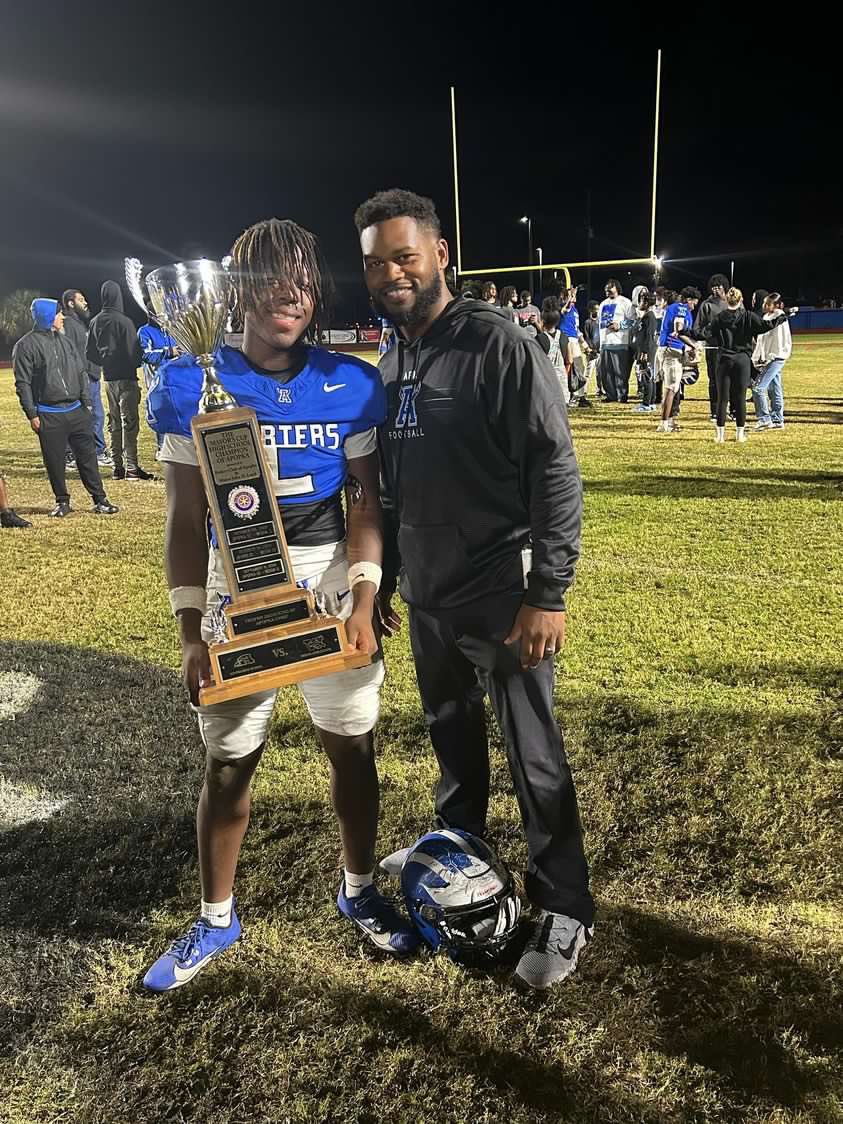 Congratulations @CoaAbnerSmith on your new coaching job🤞🏾❤️ I already know you finna shake the game up💯 Don't forget about me. Thank you for everything. And to your family as well❤️🙏🏾 Love you Coach.