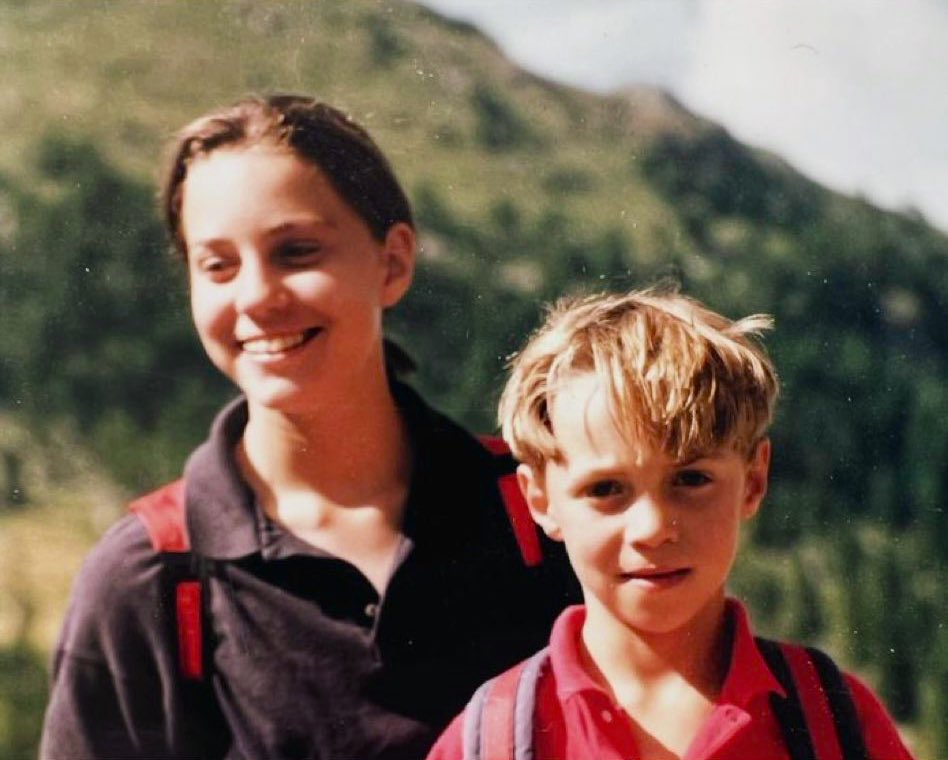 Oh my gosh now I am really crying❤️‍🩹
James Middleton, Catherine's little brother posted this message of support on instagram with this family picture attached for his sister:
"Over the Years we have climbed many mountains together. We will climb this one with you too❤️"
Lord, I