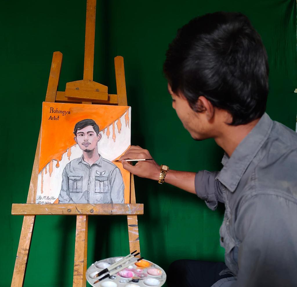 RohingyaArtClub's tweet photo. Mohammed Raihan is a talented artist, and he consistently dazzles us with his stunning artwork.
We are eagerly waiting for the final output!
#Rohingya_artist_empowerment_initiative #rohingya_artclub #Rohingyaartist #rohingyaart https://t.co/g7NfiKvJ8P