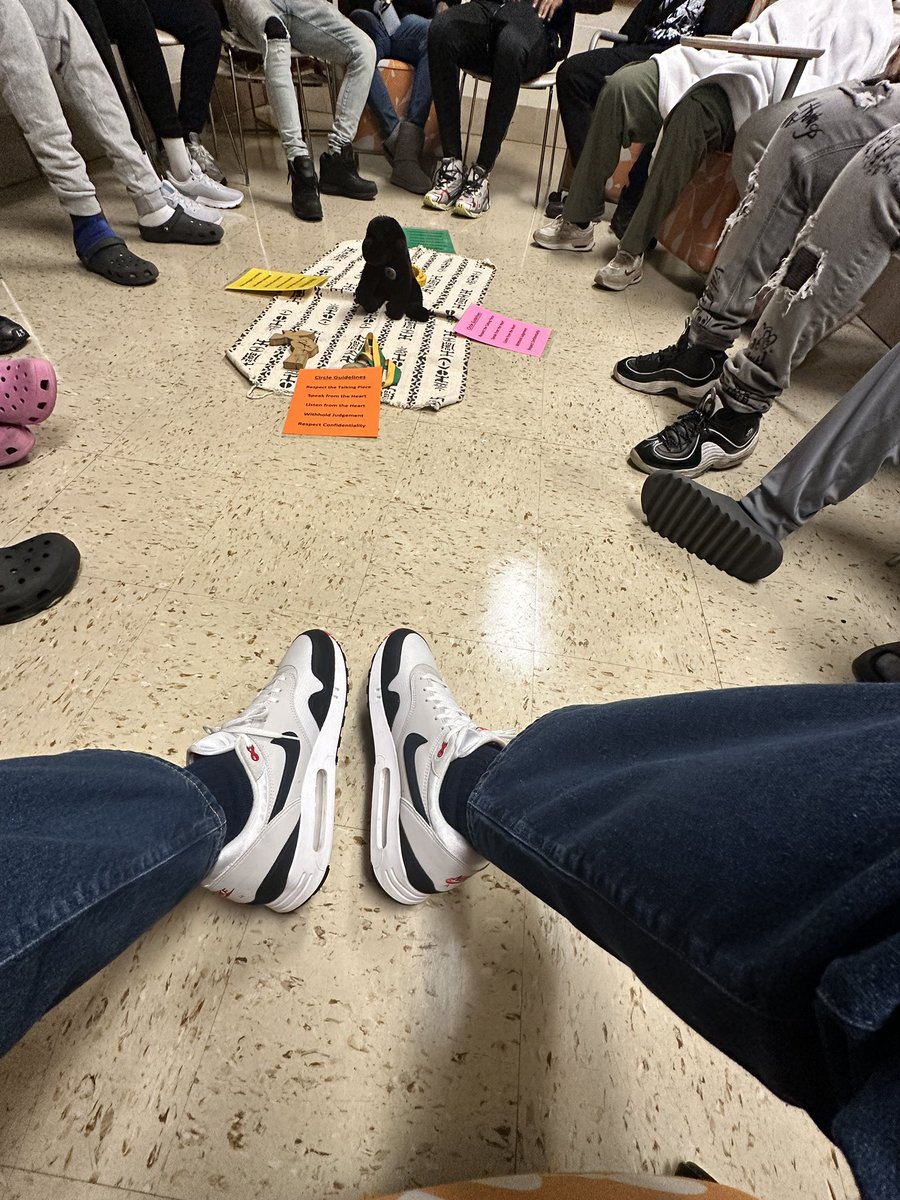 Iam_mrgreen's tweet image. “There is no separation of mind and emotions; emotions, thinking, and learning are all linked.” - Eric Jensen

We are continuing to build our community, one circle at a time.  

#restorativepractices #education #restorativecircle #CommunityBuilding 
#circlefridays