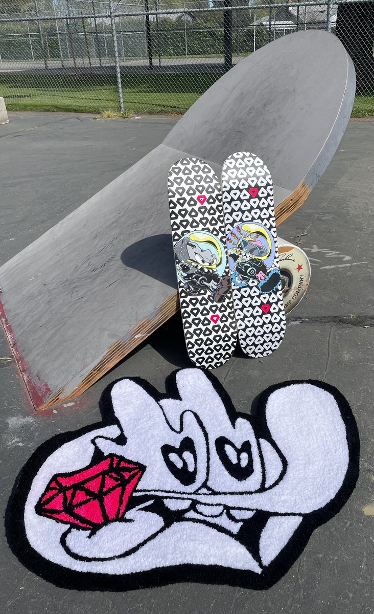 SirRugger's tweet photo. MASSIVE shoutouts to @crypto_dufus &amp; @HamiltonKaarin1 for creating these incredible pieces!!🛹🔥 We made a Goosey deal and swapped our art. Forever greatful to be in @BubblegooseXYZ community!🪿💎 https://t.co/cR9ScA1QWU