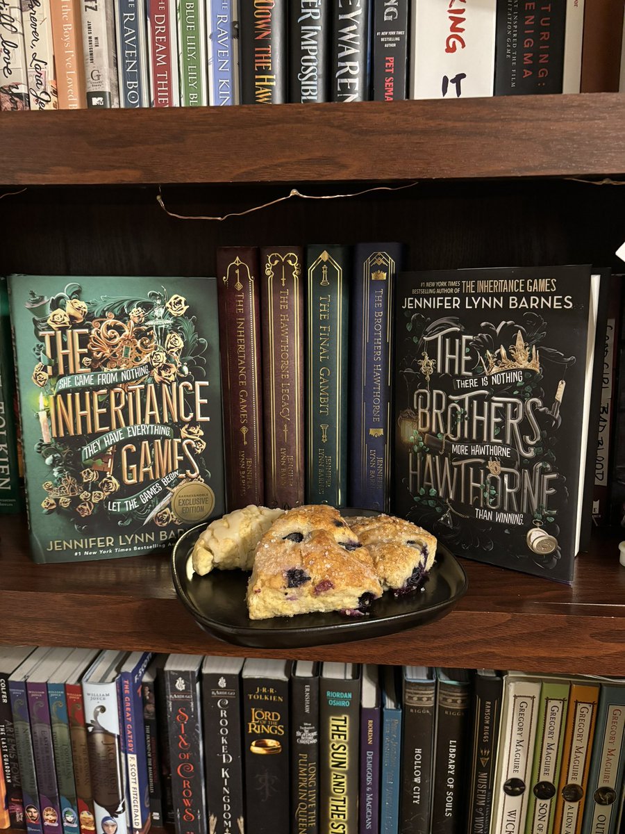 'It is not until the third—nay, fourth—scone that you develop any kind of scone-eating expertise.' - Xander Hawthorne 🍋🫐