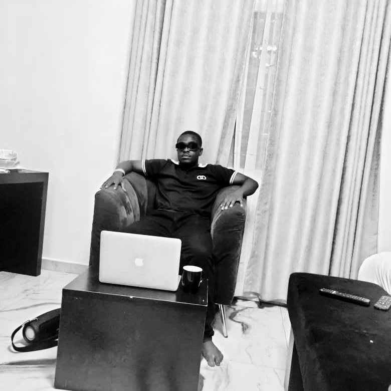 azari hope tweet media