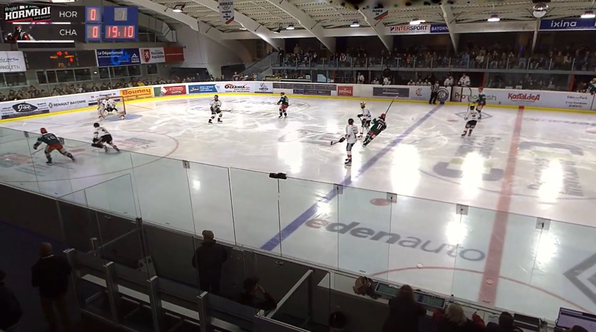 LigueMagnus's tweet photo. 🧨 Le derby des Hautes-Alpes vient de débuter ! Le palet glisse également à Anglet !

@Lesrapacesdegap 🆚 @DiablesRouges05 
@anglet_hormadi 🆚 @PionniersHockey 

#SLMHockey #GAPBRI #HORCHA https://t.co/Ya21djquBa
