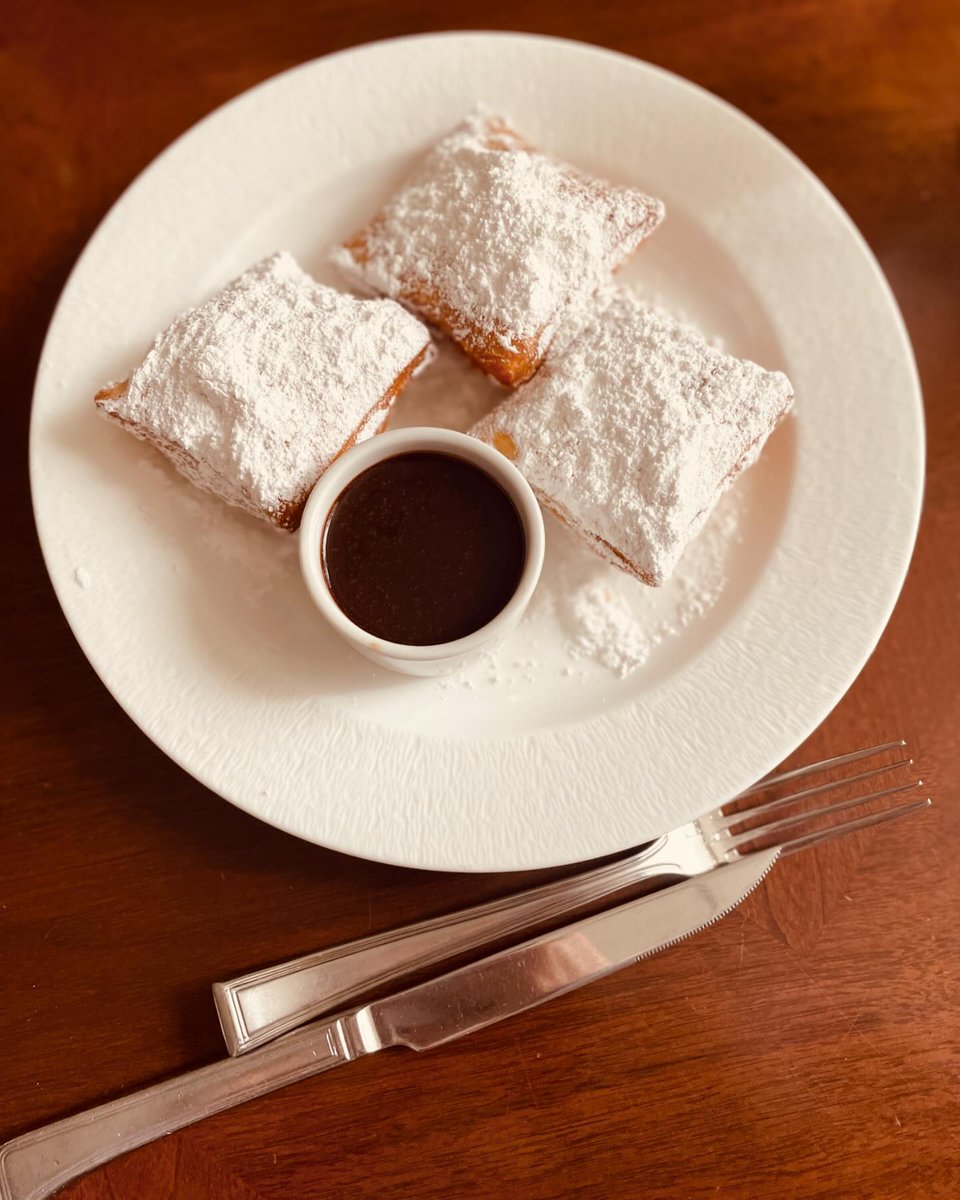 You've heard of divine intervention, but have you heard about divine indulgence? Beignets all day, y'all! 📸 from IG: @/iamjaneelee