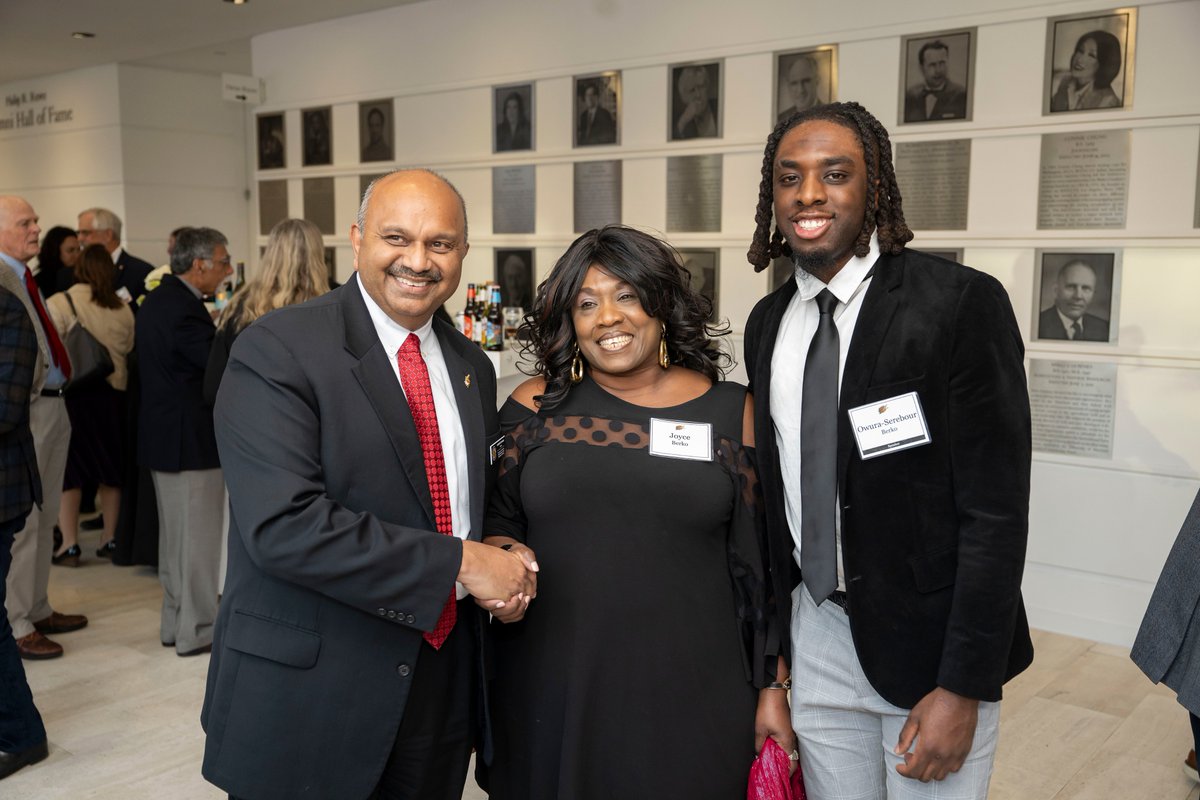 Thanks to all who joined us for our Evening of Gratitude donor celebration ❤️ Your support funds hundreds of scholarships, fellowships and awards that help open the doors to education, research and internship opportunities for #ScienceTerps. cmns.umd.edu/about/giving