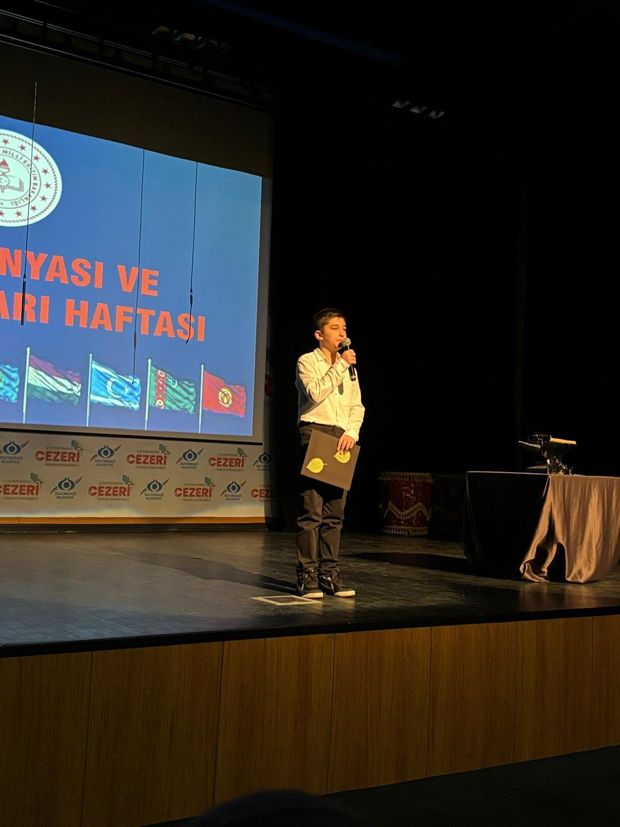 Türk Dünyası ve Toplulukları Programında Kaymakamımız Sayın Mahmut KAŞIKÇI, Belediye Başkan Yardımcımız Av. Fatih Sultan Mehmet ÇİÇEK, İlçe Milli Eğitim Müdürümüz Necati TEKBAŞ, ilçe protokolümüz ve öğrencilerimiz ile velilerimizin katılımıyla gerçekleşti.