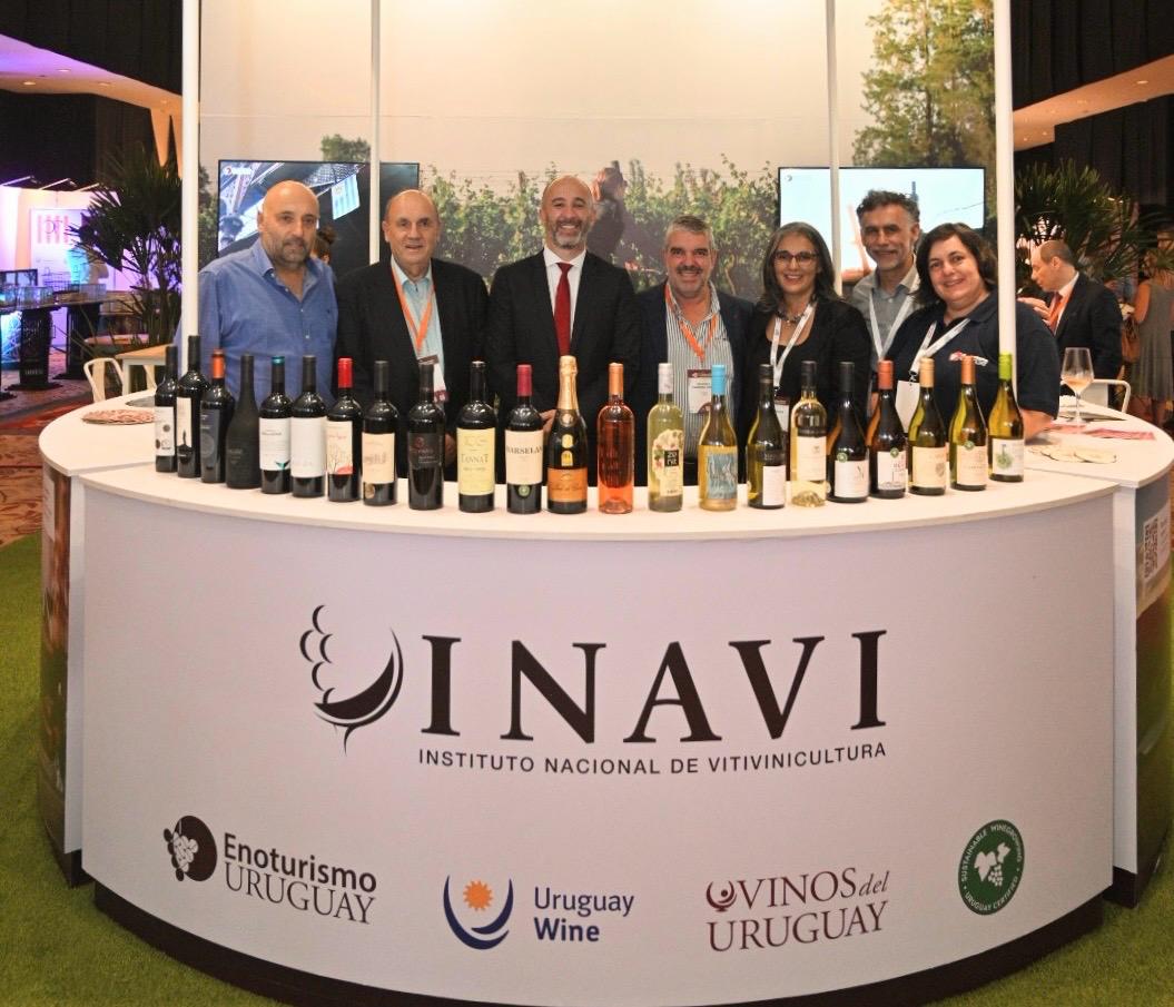 Uruguay fue sede de la Primera Cumbre Global de Enoturismo Responsable, recibió a profesionales de 14 países, se nutrió del éxito internacional y mostró sus cualidades al mundo.🍇<a href="/gwto_omet/">GWTO OMET</a>
bit.ly/43uTfvu
