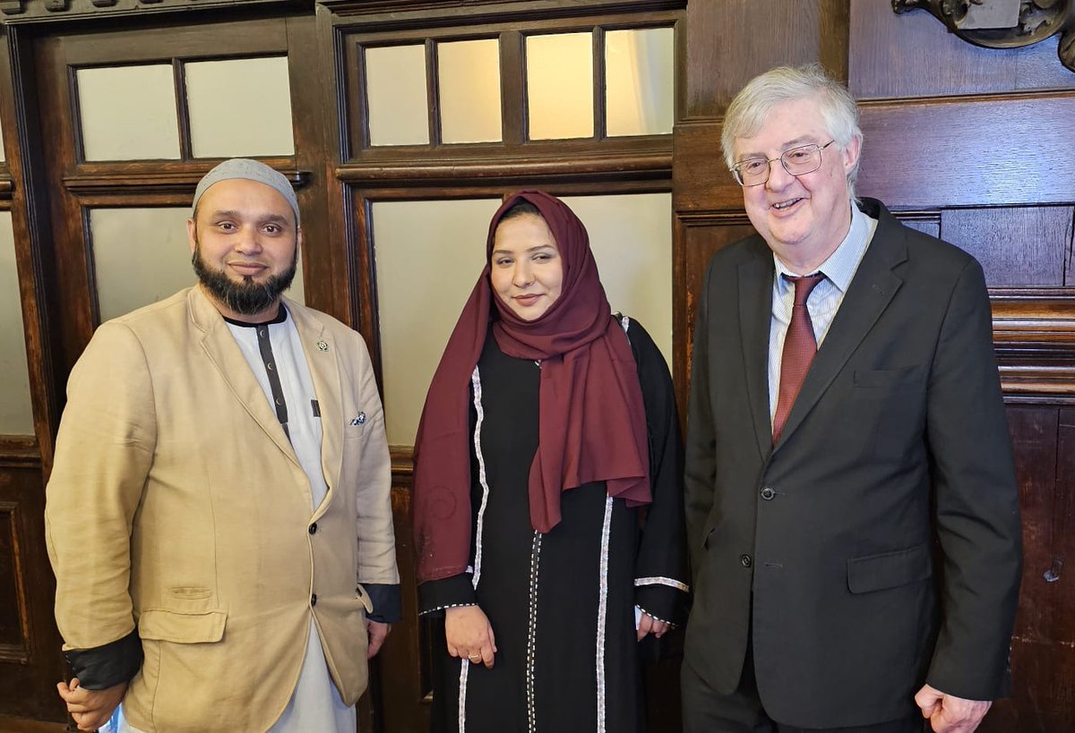 Thanks so much to Yahea Hassan, Director of #BangladeshiWalesCommerce for inviting us to your fantastic iftar event this week and thanks to @MarkDrakeford for recognising our work in tackling #mentalhealth stigma in Wales. Let's continue this vital work. #EndStigma