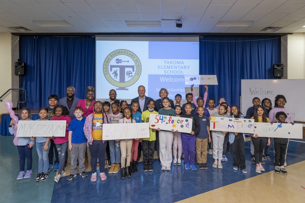 Guardians joined @SecondGentleman Douglas Emhoff and Lt. Gen. DeAnna Burt at a Washington D.C. elementary school to build toy rockets with 4th and 5th graders to create excitement about STEM. #STEMtoSpace #USSF5