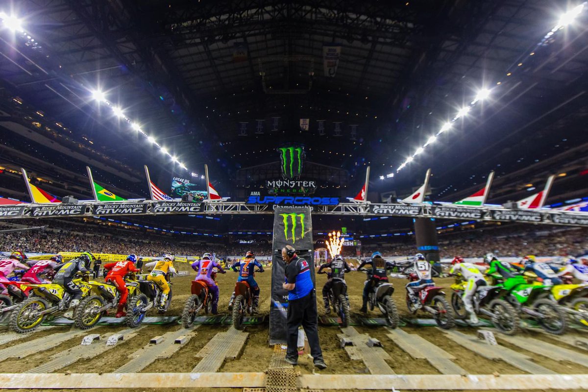🇺🇸 Race Hub: Entry lists, timetable and more ahead of Seattle Supercross tomorrow livemotocross.com/race-hub-sx-se… 📷 - AMA Supercross #SX #Supercross #SupercrossLive #AMASupercross #SuperMotocross #Dirtbikes #LiveMotocross
