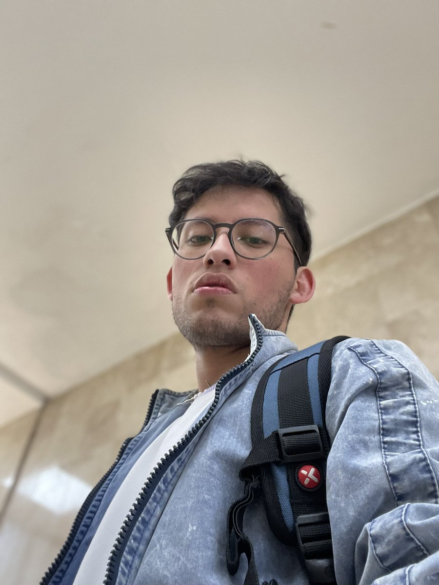 Leollan0's tweet photo. 2 horas de sueño, 2 monster y como si nada https://t.co/p7O8x1Cxzo