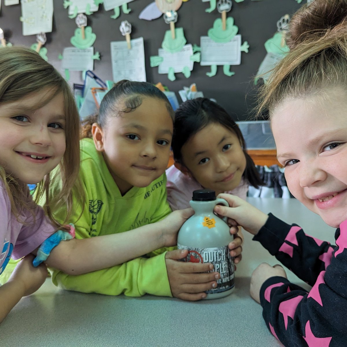 Nature in the City has been busy exploring the #science of syrup with 1st graders across @syracuseschools. Thank you to Dutch Hill Maple for donating the syrup for a sweet taste test to see if they could guess which of 2 samples was REAL maple syrup! <a href="/SCSDScience/">SCSD Science</a>