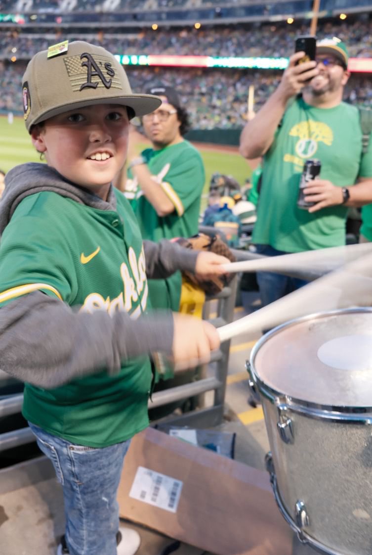If only Oakland had some 8-10 year olds who loved going to baseball games... Fuck you @DaveKaval How do you even sleep at night?