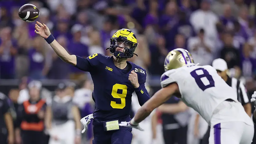 TPPSkol's tweet photo. The #Vikings likely will have to get into the top 5 if they want J.J. McCarthy 👀

According to @AllbrightNFL, "if [he] were betting on it" thinks the #Giants will draft McCarthy if he's there at pick no. 6.

📸: @GridironHeroics https://t.co/3xzXDeTKVr