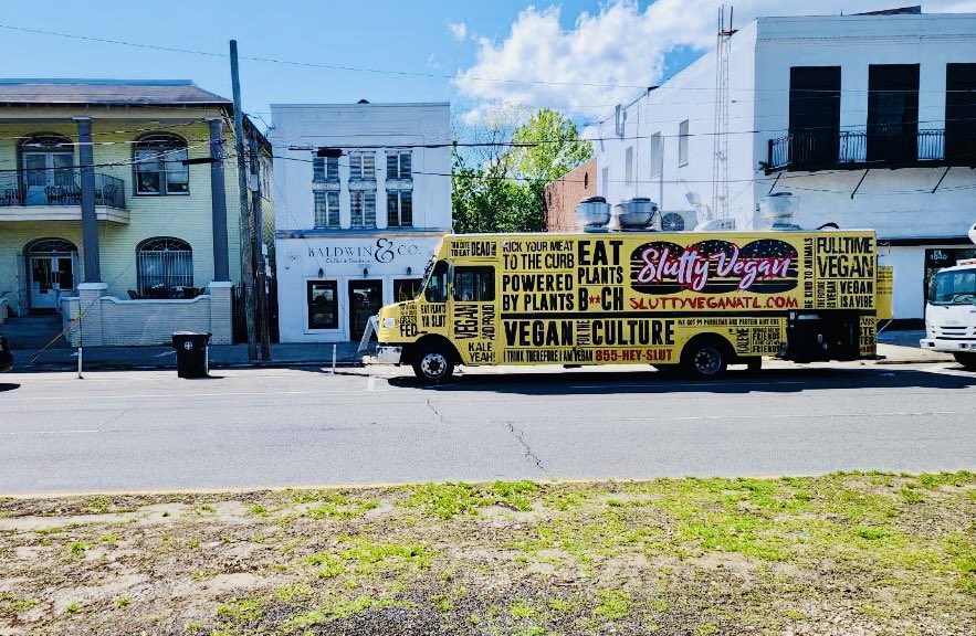 NEW ORLEANS‼️‼️‼️ THE BIG ‘OLSLUT IS HERE! 🚌 💳We only accept mobile pay, credit & debit cards at the truck Big ‘OlSlut. 💳 🍔1030 Elysian Fields Ave, New Orleans, LA 70117 🍔4:00PM-7:00PM 💛2 burger maximum per person💛 🔴No burger modifications🔴