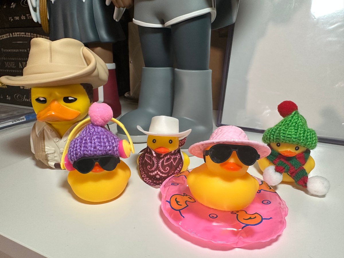 Should the Medality ducks make an appearance at #AUR24 this year? Or another special guest? 🤔#MedalityxAUR #radtwitter whova.com/portal/webapp/…