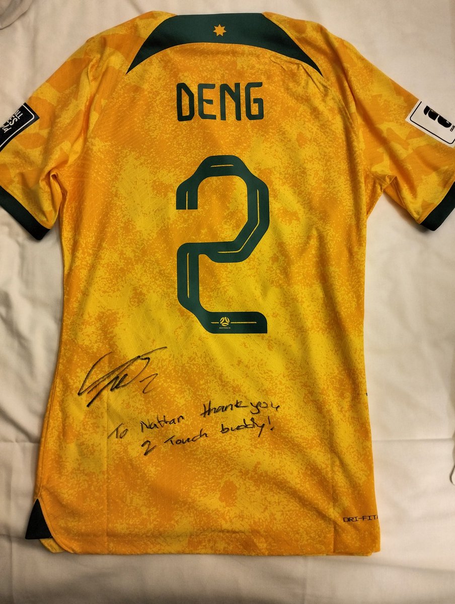 Harmony day 2024 story. Young One drew a birthday card for @thomasdeng24 waited at his seat post game #AUSvLBN about 40 mins to give Dengy and @Socceroos cap #598 returned the 💚💛 with a nice signed message. Thanks Dengy! #socceroos #Differentbreed ✌️⚽