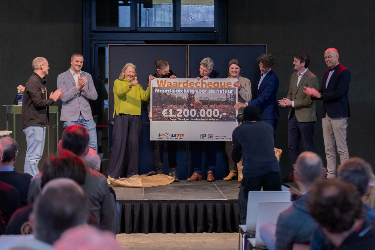 Voor de trailcrew heel 'natuurlijk' om te doen, maar mountainbikers die ruim 1 miljoen euro aan de natuur doneren is toch wel echt bijzonder 💚

fietssport.nl/magazine/route…