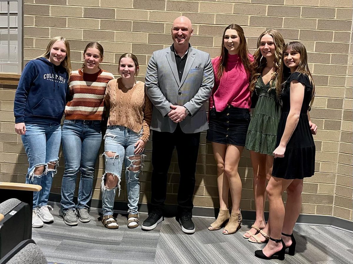 Former big league pitcher Jensen Lewis delivered a powerful message to our student athletes. Jensen spoke about aspiring to great heights in athletics as well as in life after athletics.