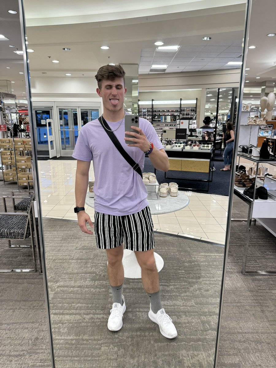 Damian James @Damian_211 - Twitter Profile | TwStalker