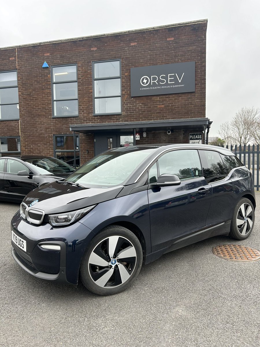 Using this for school run & commute this morning reminded what an utterly brilliant little thing the BMW #i3 is. Efficient too, saw 6.5mi/kwh 😮