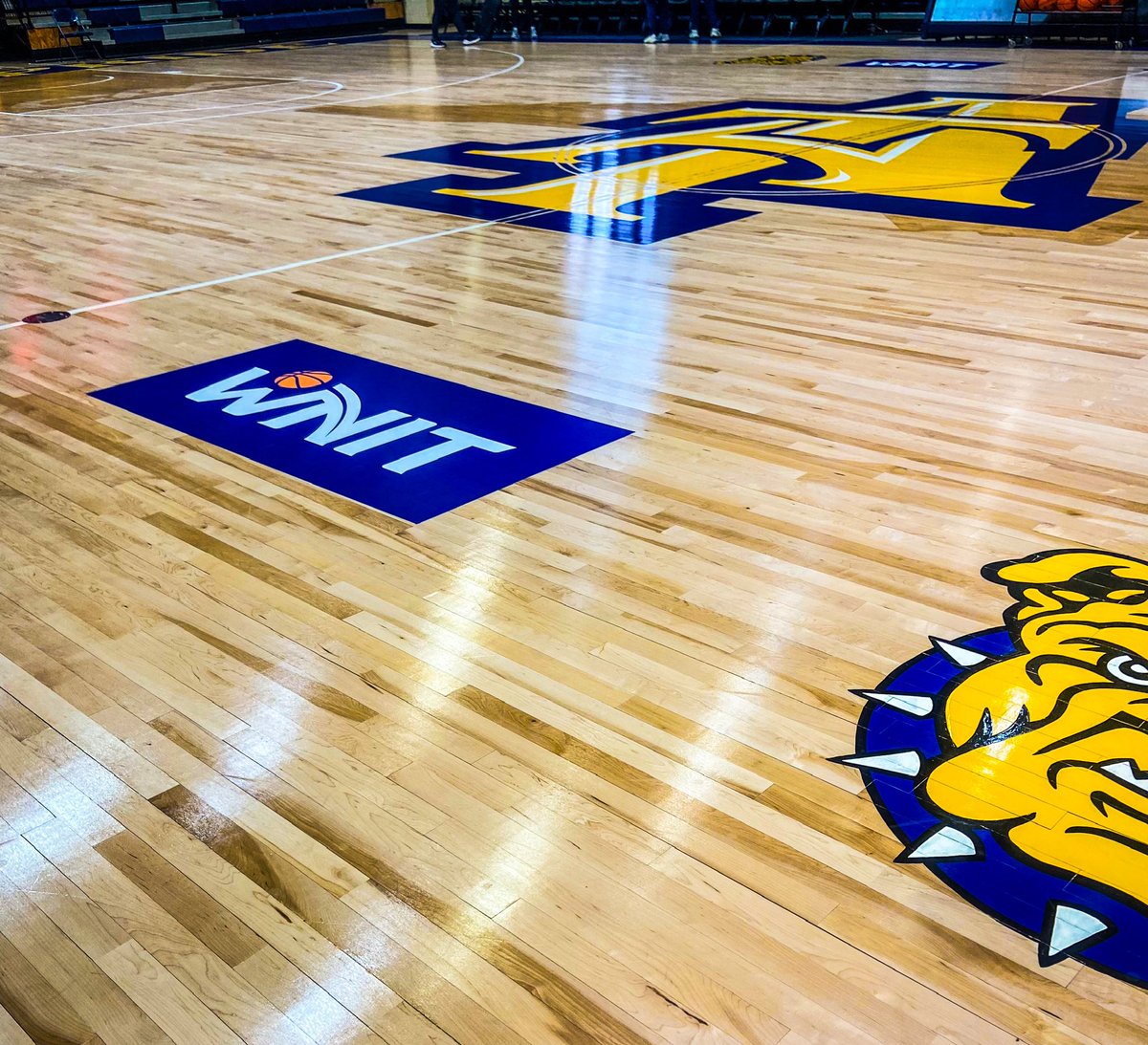 LadyAggieBall's tweet photo. 𝐂𝐡𝐞𝐟’𝐬 𝐊𝐢𝐬𝐬 👩‍🍳⁣
⁣⁣⁣⁣⁣⁣⁣⁣⁣⁣⁣⁣⁣⁣⁣⁣⁣⁣⁣⁣⁣⁣
Some final touches to the surface before showtime in a few more hours 🙂⁣
⁣⁣⁣⁣⁣⁣⁣⁣⁣⁣
#AggieWBB💙💛 #Commit2Grit #WeAboveMe #LevelUp #BeUncommon⁣ https://t.co/vqfRN7cImJ
