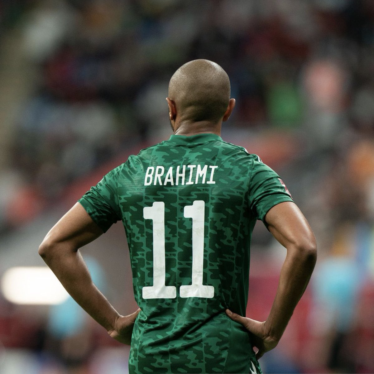 Yacine Brahimi retrouve le brassard de capitaine des Verts. ©️🇩🇿