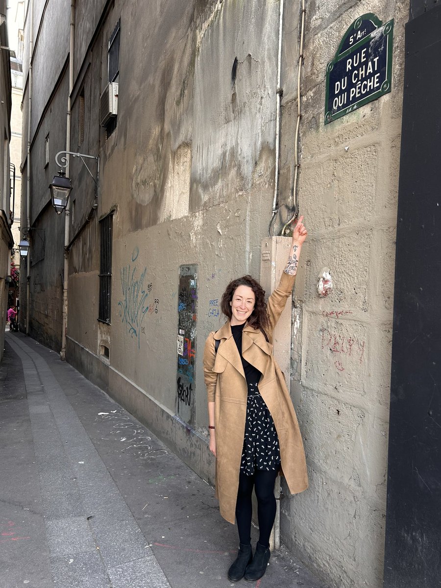TakcsFanni13's tweet photo. Book inspired sight seeing retreat after 2 days of @coop4cbd CEEC regional training 🇭🇺 @Le_Museum Paris 🇫🇷 https://t.co/mBDSlxRYPu