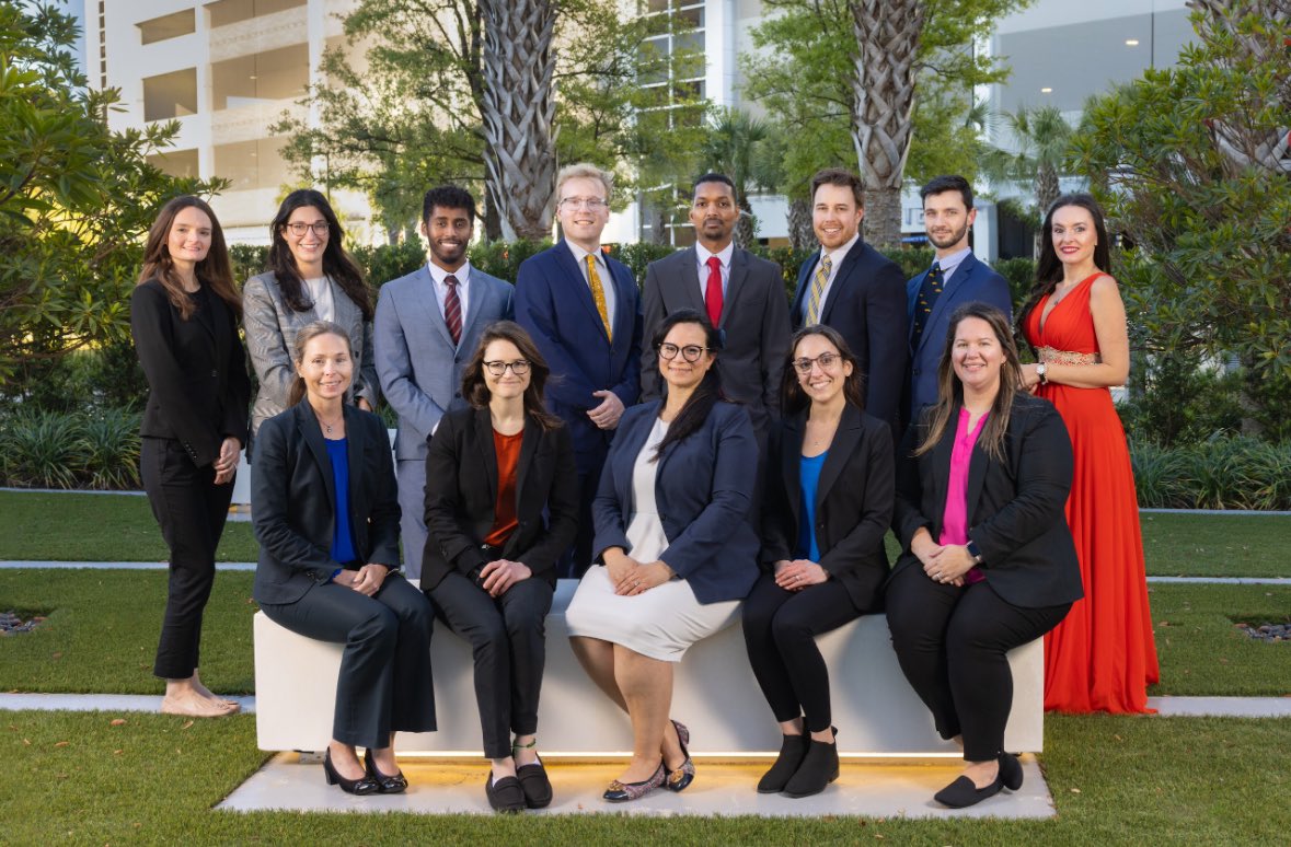 Cheers to these future leaders in neurology! #neurologyresidents #mayoclinicflorida @MayoClinicNeuro @MayoMedEd @MayoClinic