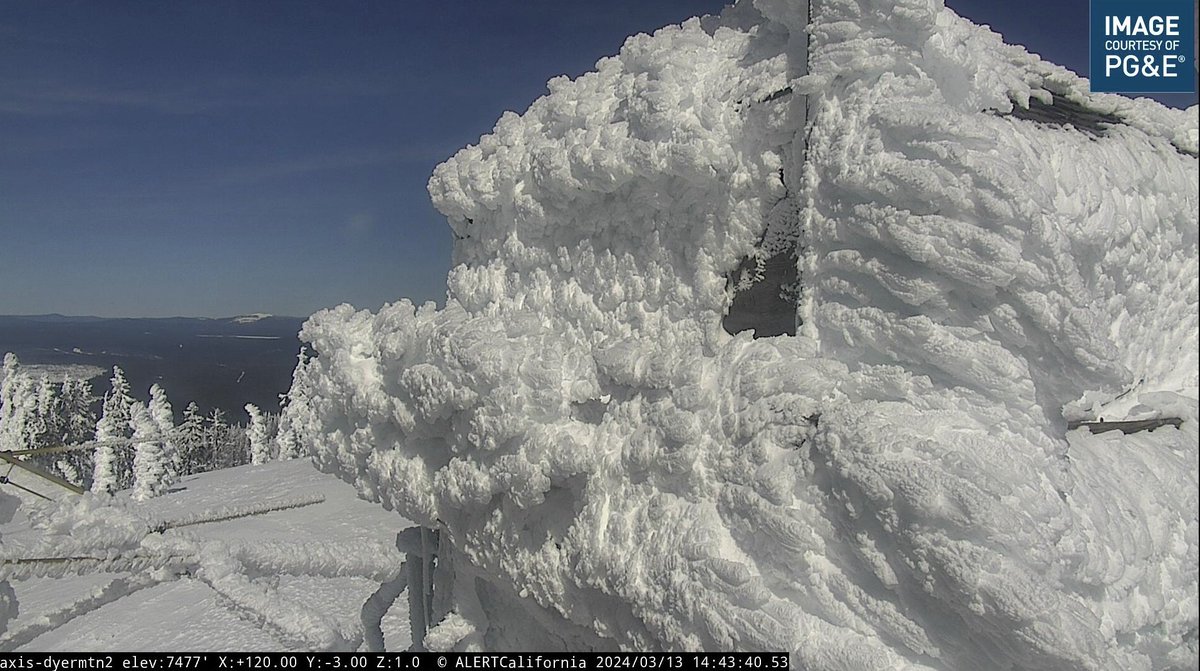 Lassen NF’s Dyer Mountain lookout is no longer staffed but ALERTCalifornia has two cameras at the location that capture dramatic icy views during the winter and help emergency managers monitor for fires during the season. Watch live: bit.ly/3TGxUfo #FFLAALERTCalifornia