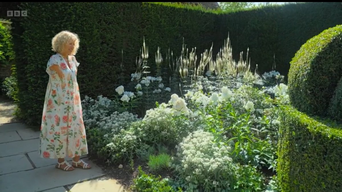 FMLdizzyAF's tweet image. This is so stunning #Hidcote #GardenersWorld