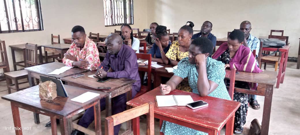 ystanzania's tweet photo. Thanks to Zahiri Hussein Mussa. our #Kigoma #YSTRegionalCoordinator for organising the Outreach Mentoring Workshop. Zahiri@zamusaa2506 The workshop was facilitated by Dr Gozibert Kamugisha, #YSTScienceAdvisor #YSTCoFounder https://t.co/Yh1SDiKO5R