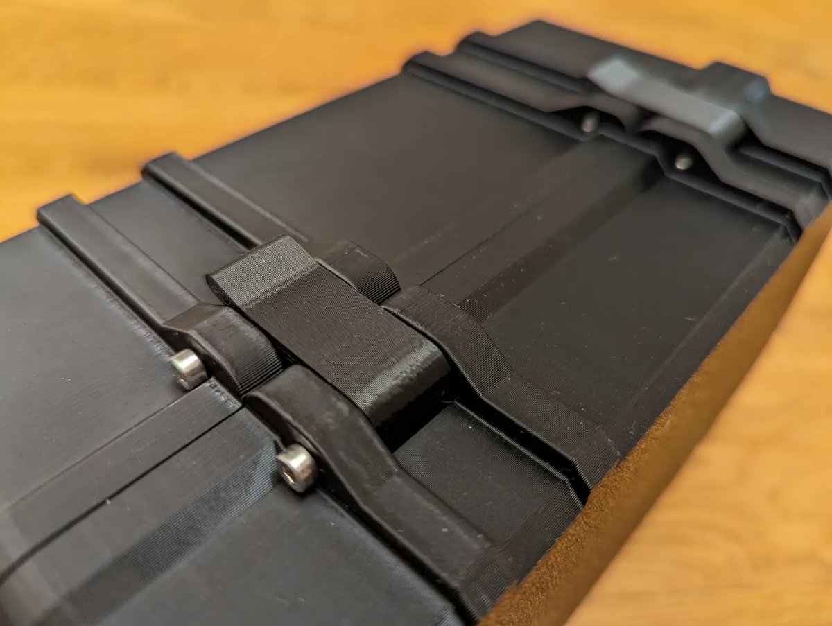 RemoteQTH's tweet image. 3D printed transport box for the popular IC-705
printables.com/cs/model/62221…