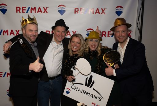 MarciniakTeam's tweet image. It’s a tremendous honor to receive the 2023 Chairman's Club Team Award! Which recognizes high-achieving real estate professionals for their service to buyers and/or sellers during the past year. We thank all of our clients, families, and friends!