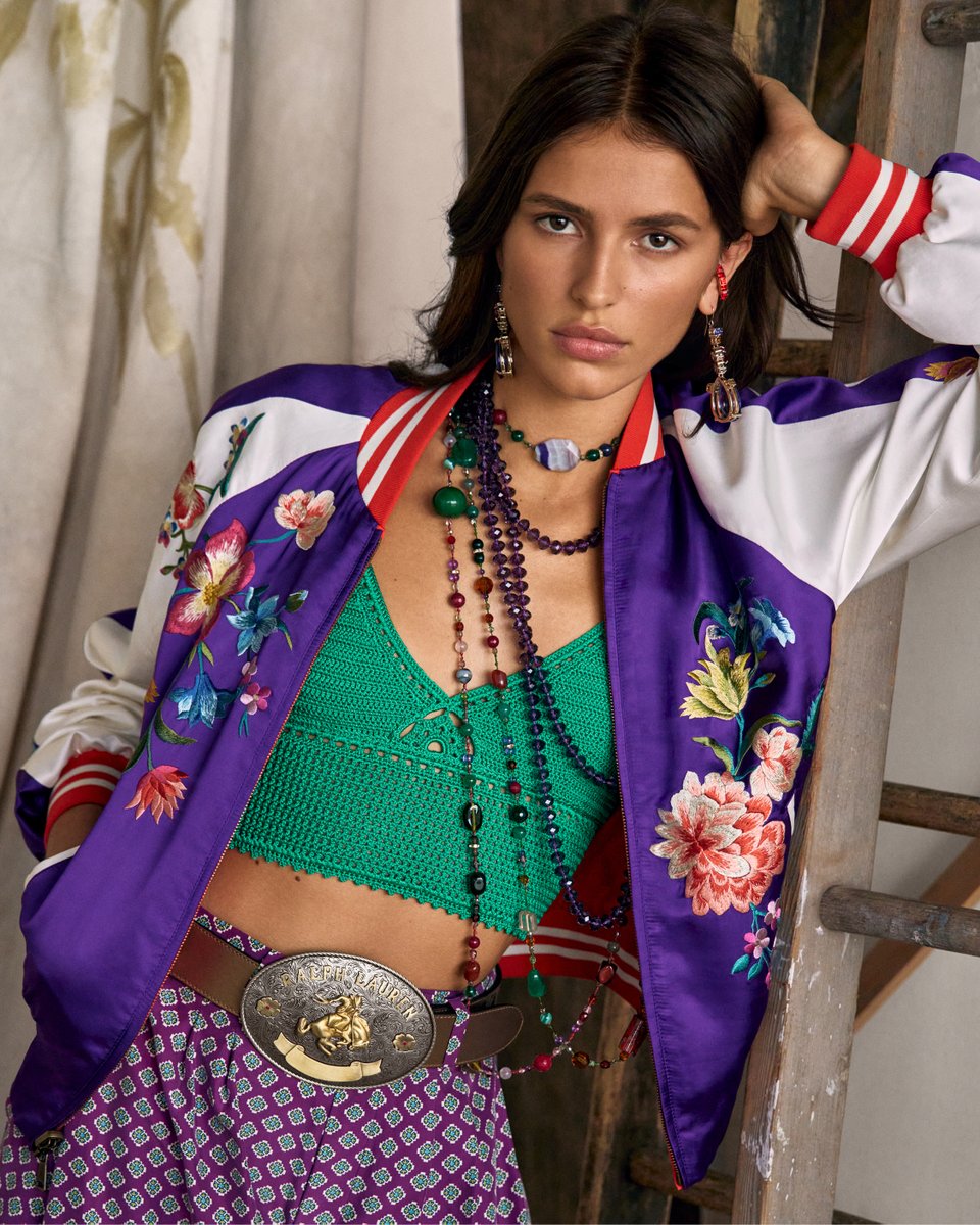 RalphLauren's tweet photo. #RLSP24 creates a free-spirited style of dressing with a curated mix of sports jackets, knits, and eveningwear. Each is emboldened with silk textures, macramé, and gemstone hues.
Discover the world of Spring 2024 Ralph Lauren: https://t.co/jfTGeMxoid https://t.co/LHjM3HjrrX