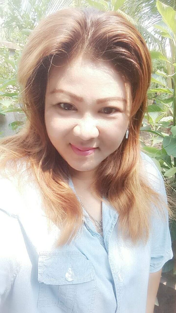 lnww69's tweet photo. เห็นรูปนี้แล้วอยากให้แม่หนิงอมควยให้จังเลย https://t.co/ojYoU1C2FT