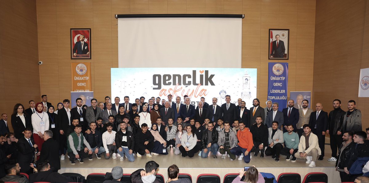 “Gençlik Aşkıyla Bayburt” programında Milli Savunma Bakanımız Sayın Yaşar Güler gençlerle bir araya geldi.😎 @bayburtakgenc