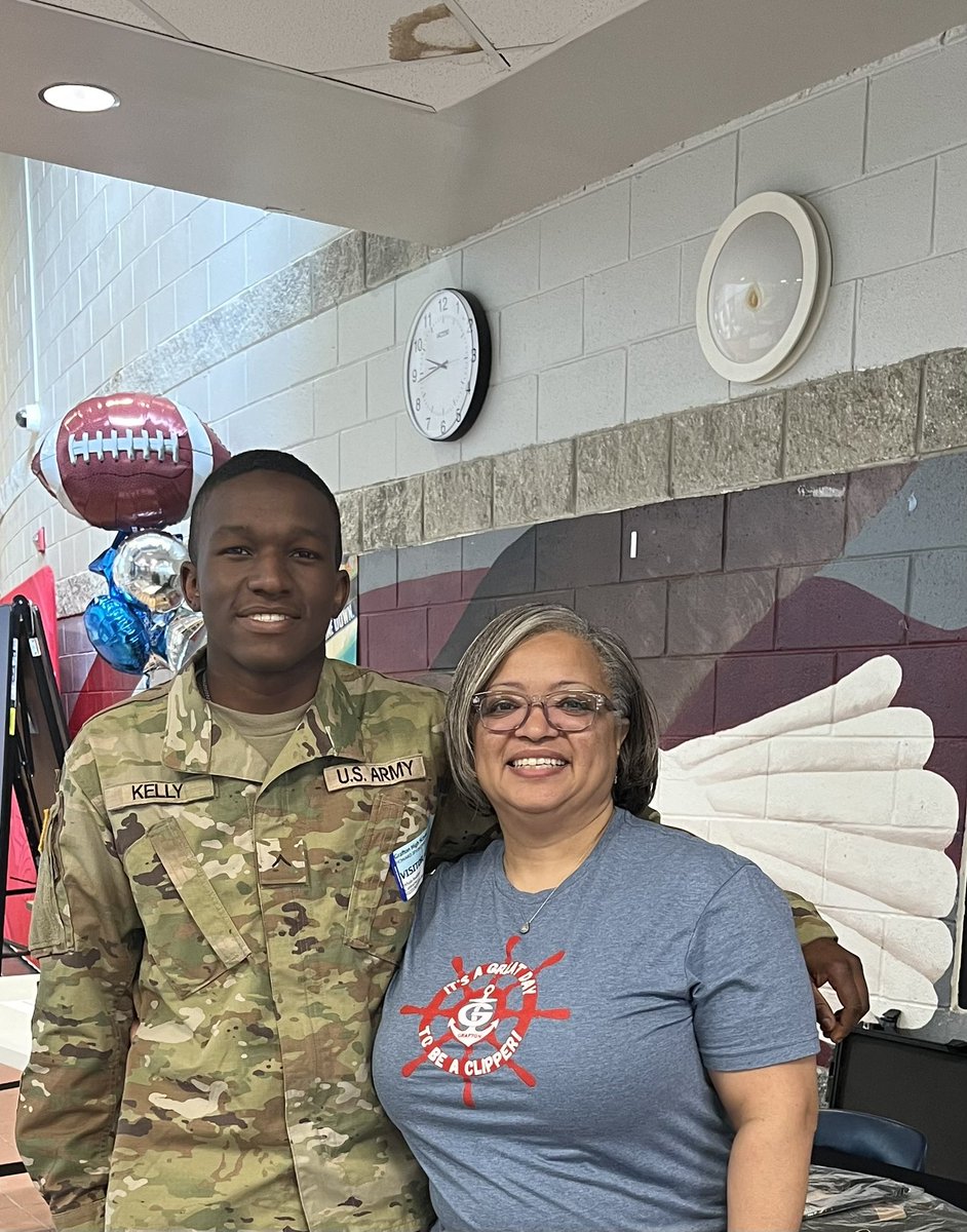 Mrs. Hairston (@gwhairston) on Twitter photo Grateful to our service members for sharing their stories with our <a href="/ClippersGrafton/">Grafton High School</a> students. Thanks to our career coach, Robbie Garnett, for organizing this informative event. Thank you, Tabb NJROTC! ❤️ Delighted to see PV2 Kelly from the C/O 2022. <a href="/YCSD/">York County School Division</a> <a href="/SteveGavin17/">Steve Gavin</a> Grateful to our service members for sharing their stories with our <a href="/ClippersGrafton/">Grafton High School</a> students. Thanks to our career coach, Robbie Garnett, for organizing this informative event. Thank you, Tabb NJROTC! ❤️ Delighted to see PV2 Kelly from the C/O 2022. <a href="/YCSD/">York County School Division</a> <a href="/SteveGavin17/">Steve Gavin</a>