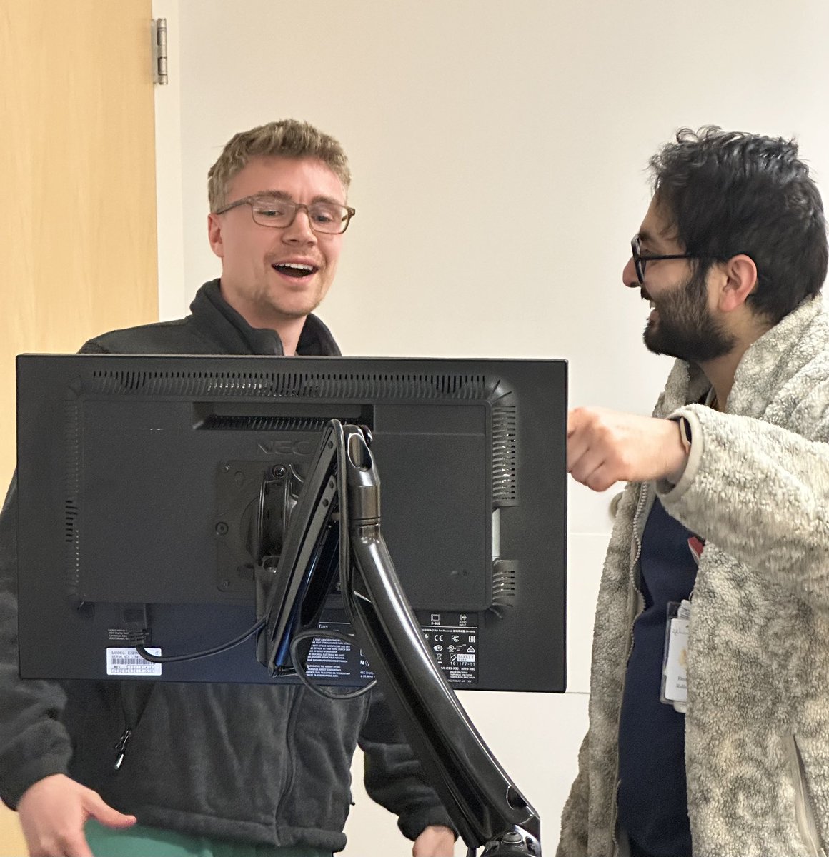 OSURadiology's tweet photo. Inside look at a #pediatricradiology rotation @nationwidekids with #diagnosticradiologyresidents Dhamija, Harper and Holmes. #workingwithfriends #learning #diagnosticradiologyresidency #interventionalradiologyresidency #radres #osuwexmed https://t.co/MUzJAIj5dp