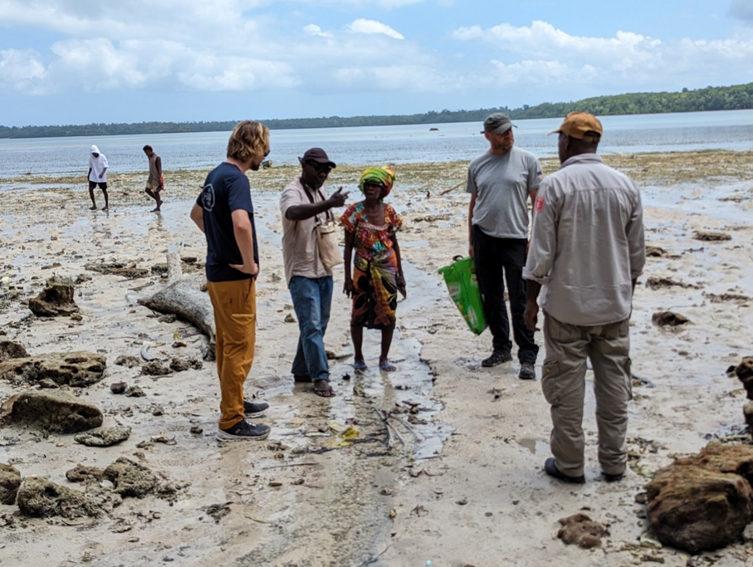 🇺🇸 humanitarian demining programs can help expand access to clean water in areas that are particularly susceptible to adverse climate change effects. #WorldWaterDay #WaterforPeace <a href="/StateDeptPM/">Political-Military Affairs, US Dept of State</a>