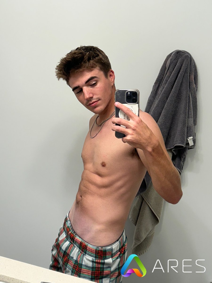 Bryce's page is FREE for 7 day! onlyfans.com/bryceparker