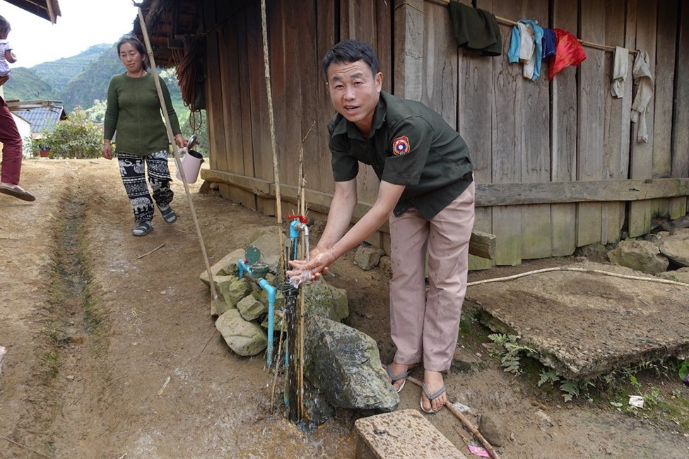 With 🇺🇸 support, <a href="/StateDeptPM/">Political-Military Affairs, US Dept of State</a> implementing partner @MAGSavesLives helped clear explosive hazards from 8,000+sq meters of land in the village of Thamtamlung 🇱🇦 enabling the construction of a water supply system to bring clean water to 76 village homes in Laos. #WorldWaterDay